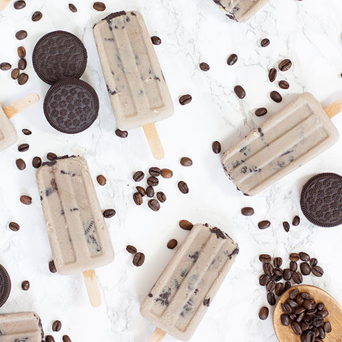 ICED COFFEE POPSICLES WITH COOKIES & CREAM