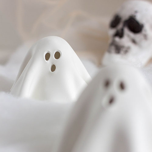 DIY CLAY GHOSTS FOR HALLOWEEN