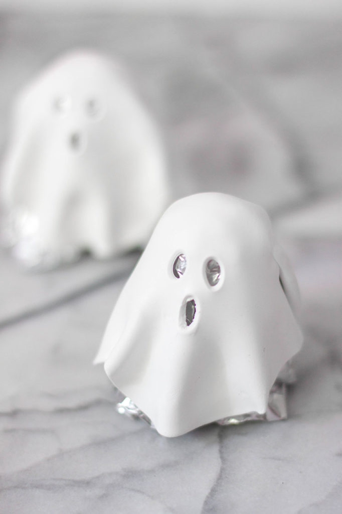How to make a cute and easy air dry clay Halloween ghost light